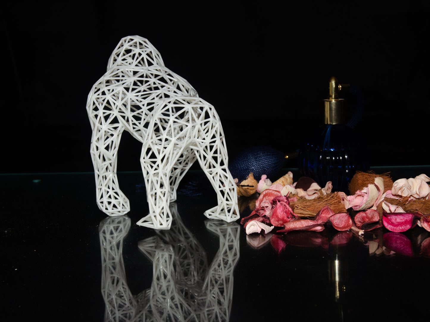 Gorilla-Skulptur – langlebiges Kunstwerk aus Kunstharz