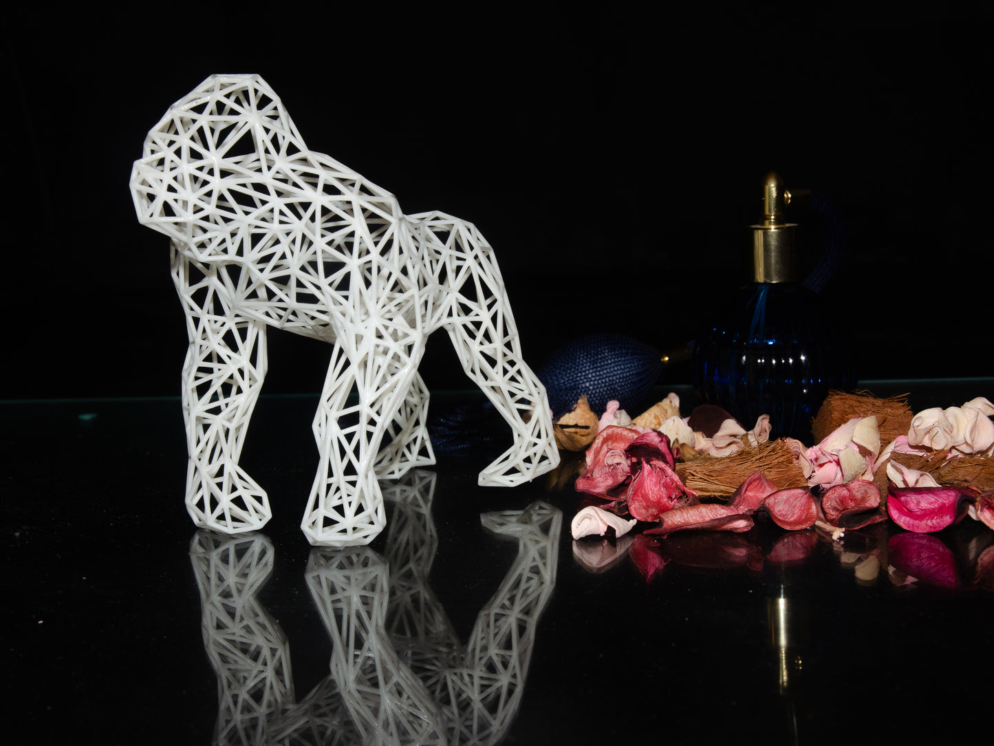 Gorilla-Skulptur – langlebiges Kunstwerk aus Kunstharz