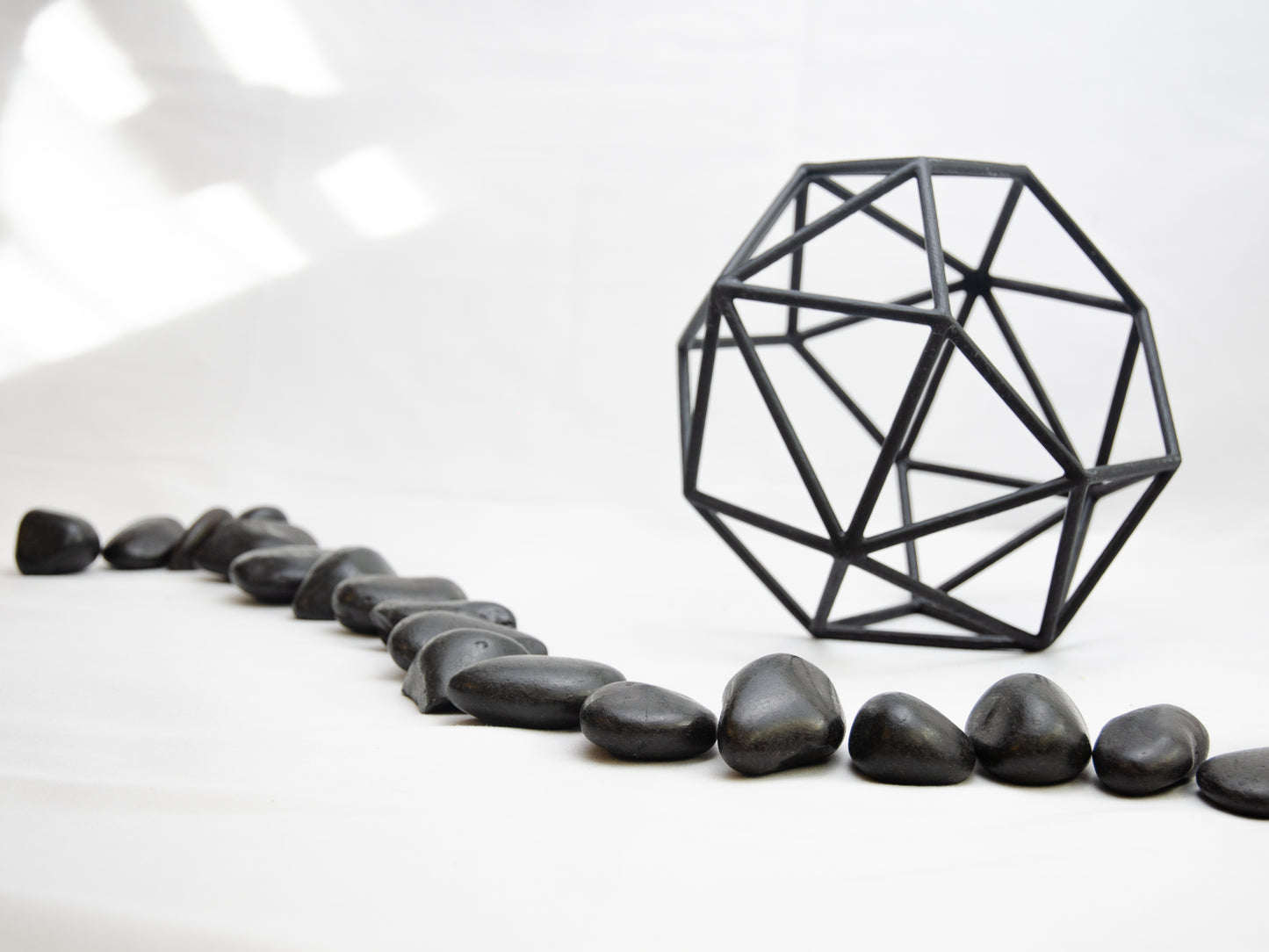 Geometrischer Drahtvasenkäfig – Modernes Design für Hochzeiten & Alltag