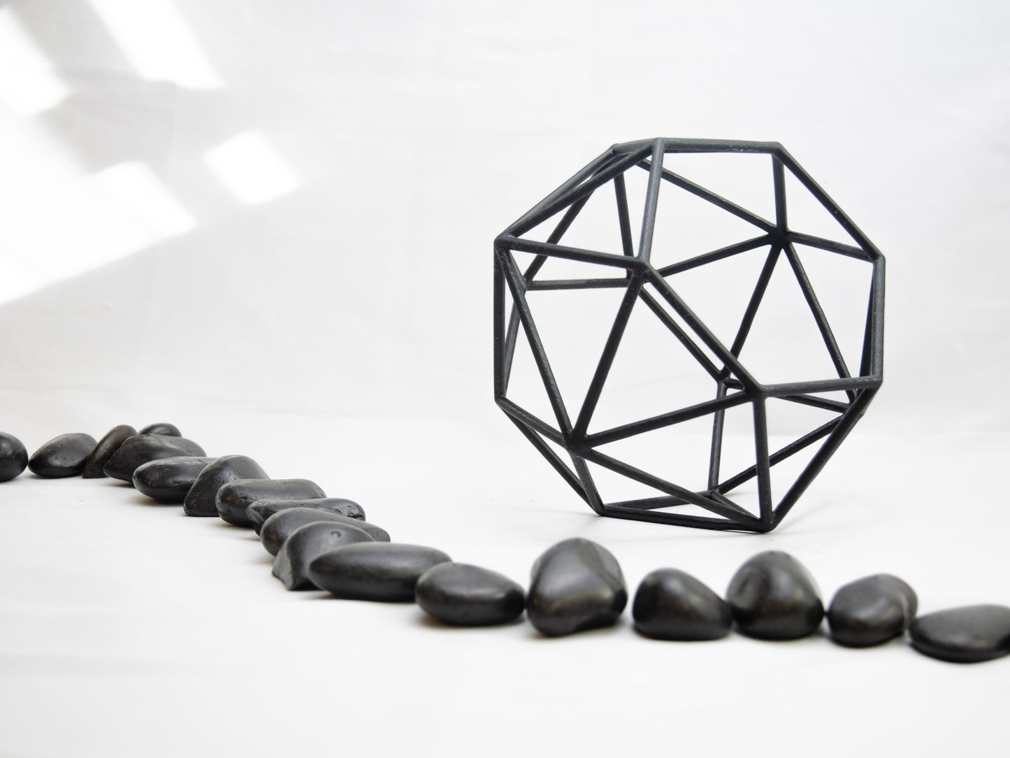 Geometrischer Drahtvasenkäfig – Modernes Design für Hochzeiten & Alltag