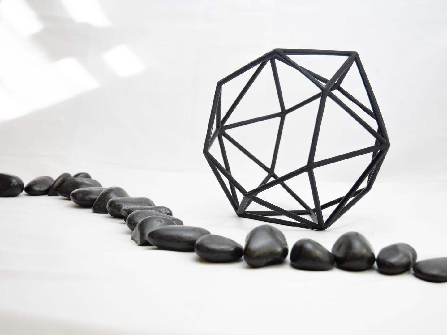 Geometrischer Drahtvasenkäfig – Modernes Design für Hochzeiten & Alltag