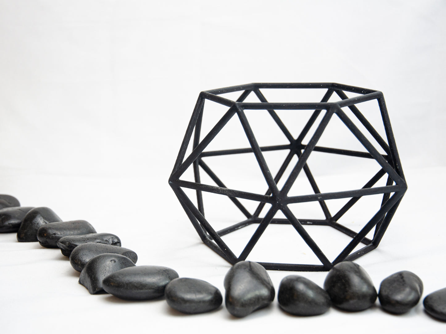 Geometrischer Drahtvasenkäfig – Modernes Design für Hochzeiten & Alltag