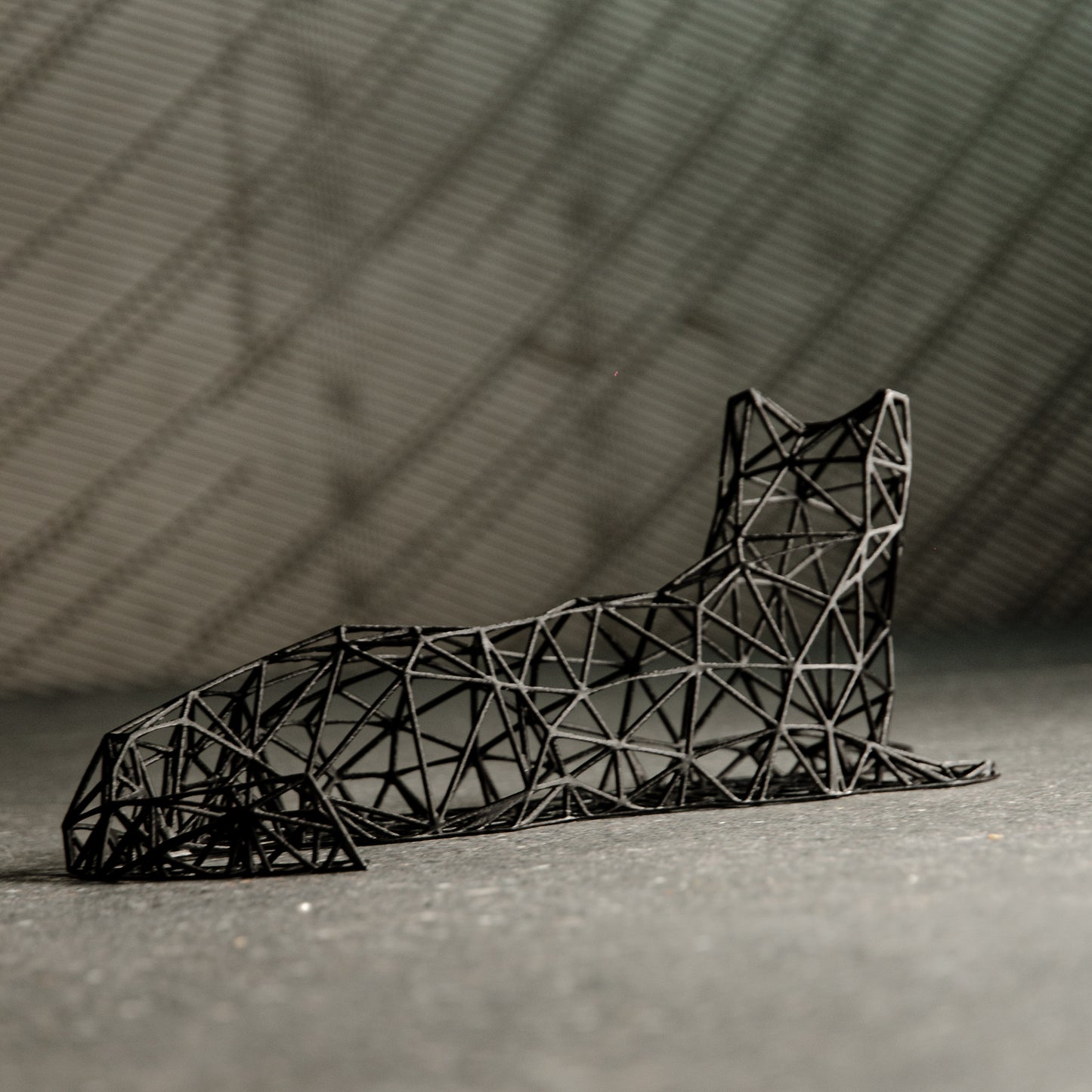 Elegante liegende Katzen-Dekor-Skulptur