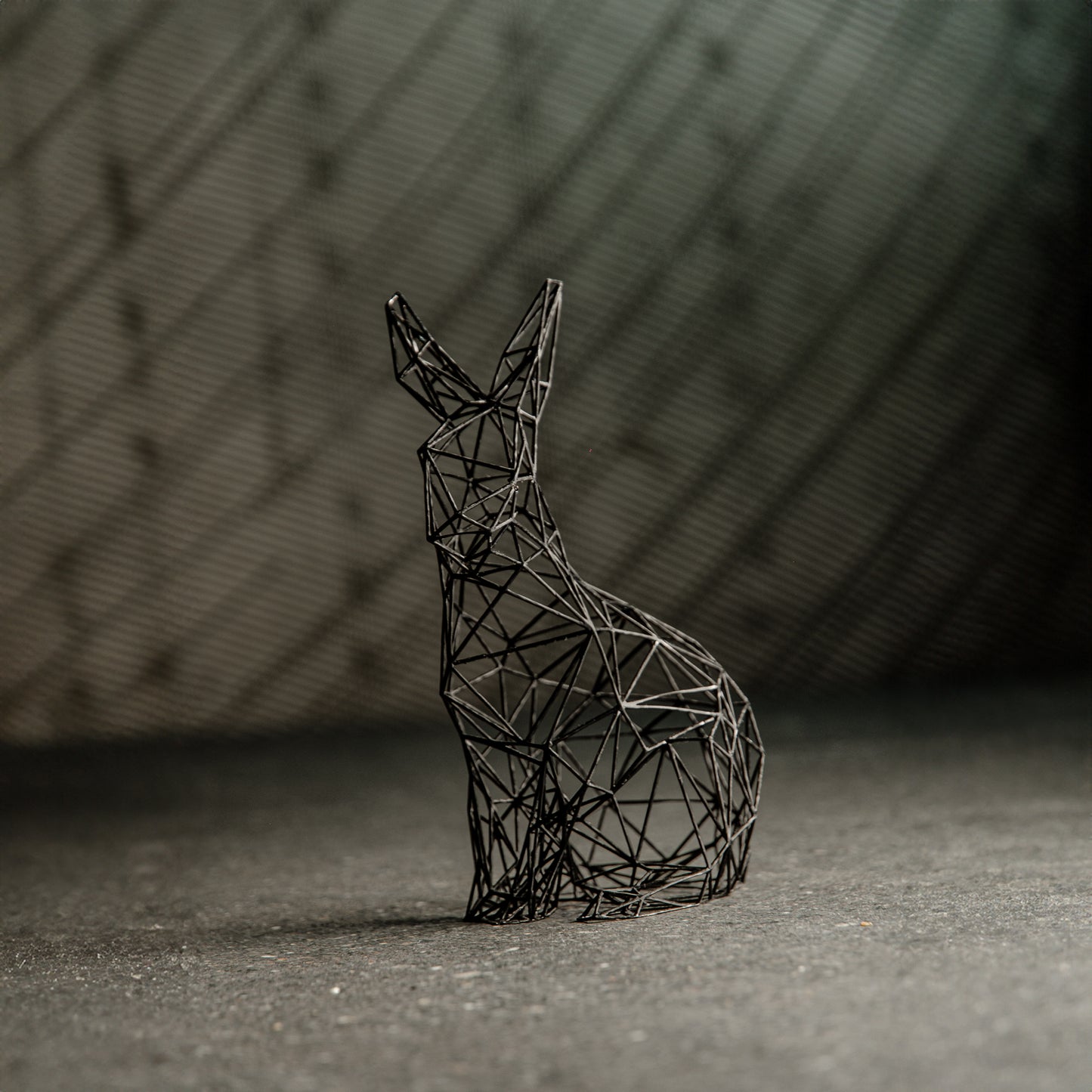 Filigrane Kaninchen-Dekor-Skulptur