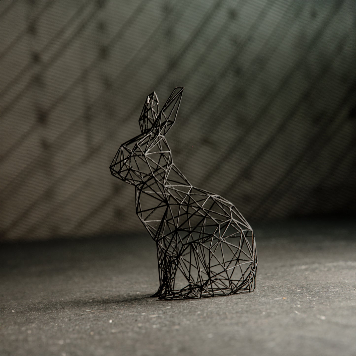 Filigrane Kaninchen-Dekor-Skulptur