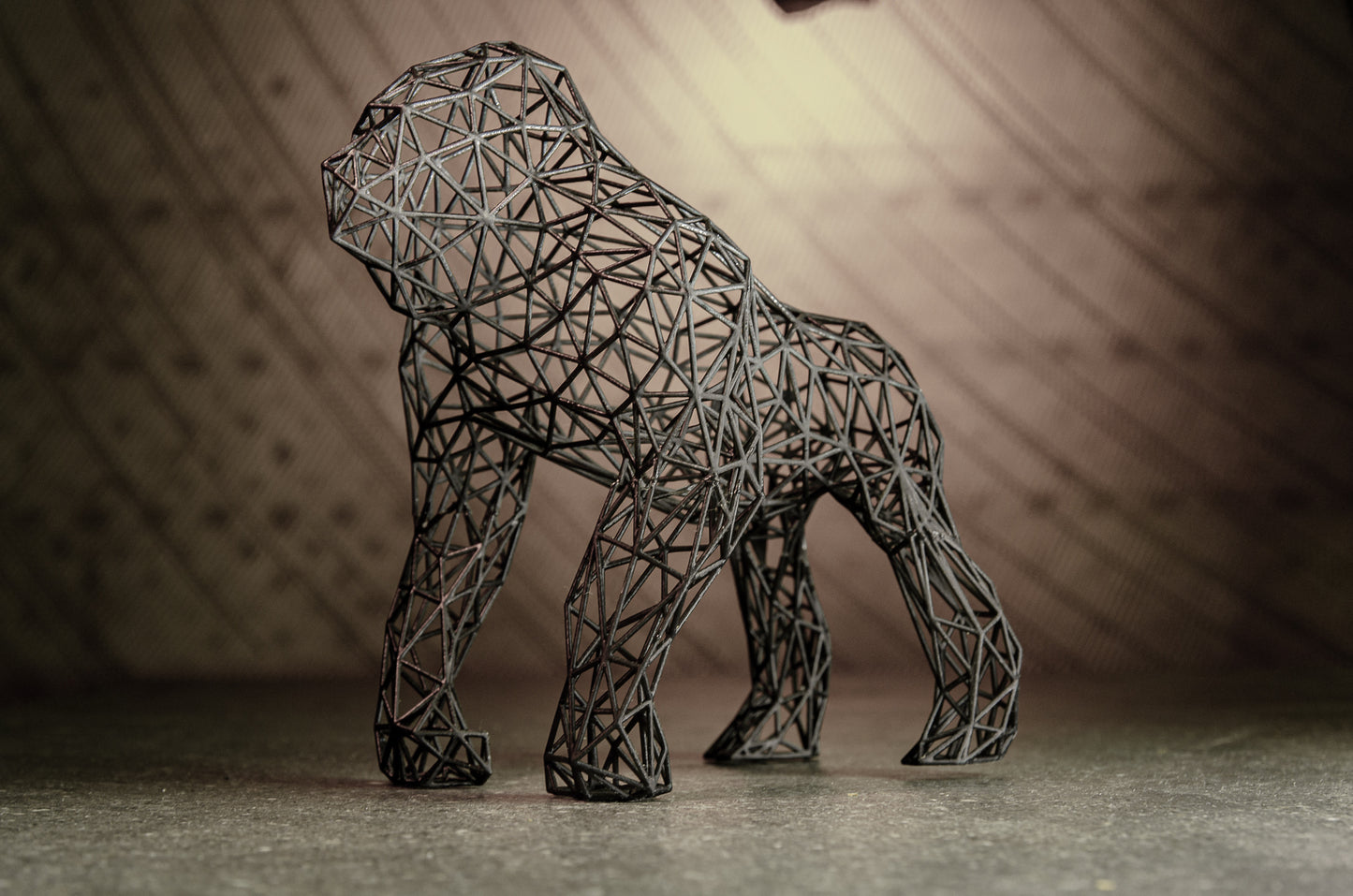 Gorilla-Skulptur – langlebiges Kunstwerk aus Kunstharz