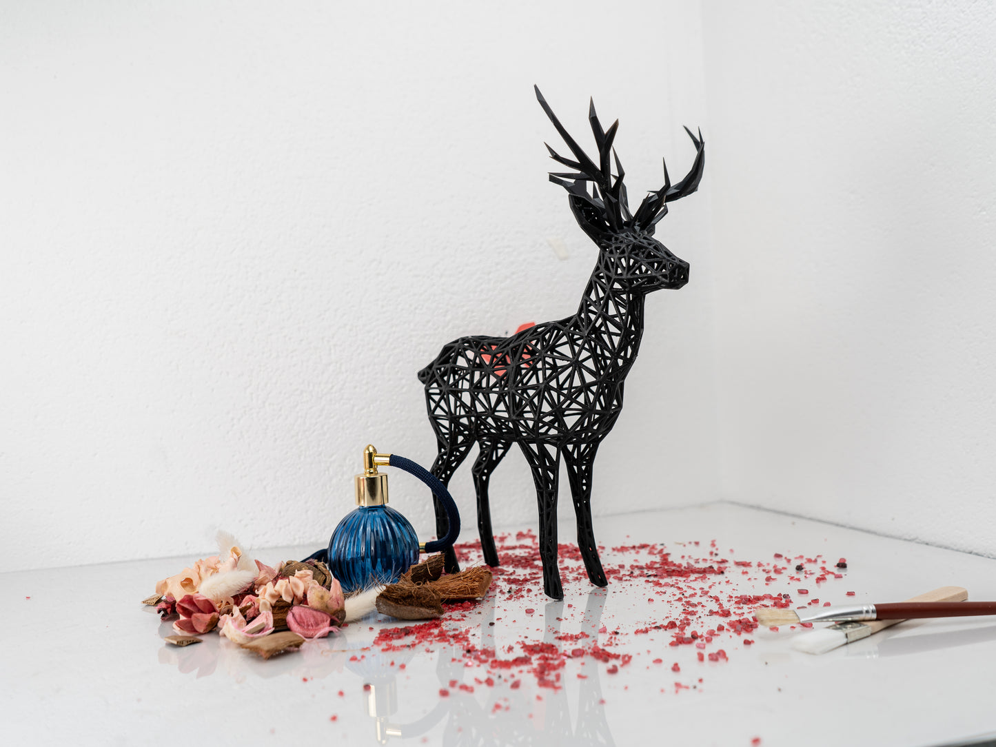 Hirschskulptur aus Draht 