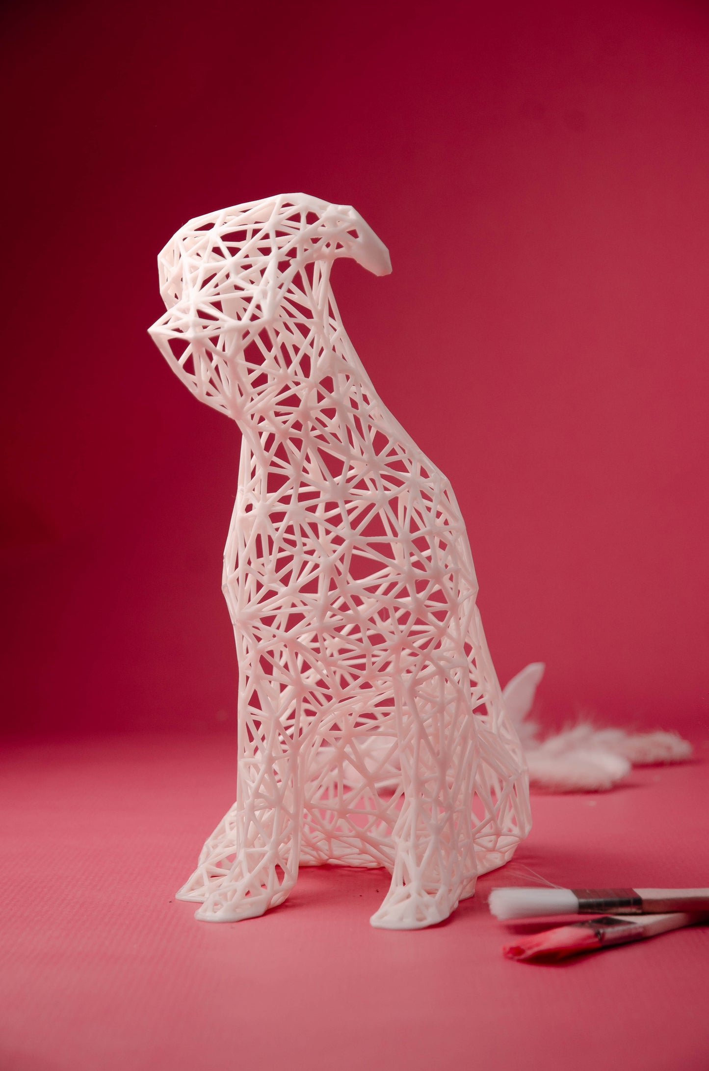 Geometrische Pitbull-Skulptur 
