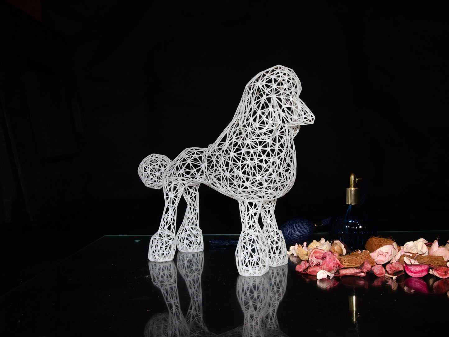 Elegante Pudelskulptur aus Draht – Moderne Hundedekoration für Zuhause und Büro 