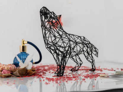 Majestätische moderne Wolfsskulptur - 3D-Drahtgitter-Harzkunst für Wohndekoration, geometrisches Dekor 