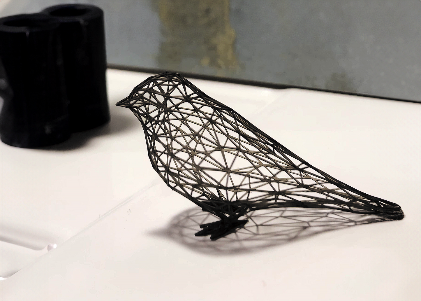 Kleine, bezaubernde Spatz-Skulptur 