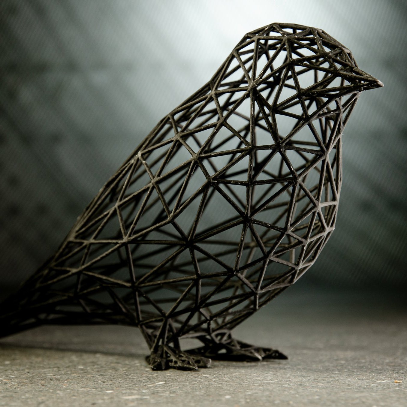 Kleine, bezaubernde Spatz-Skulptur 