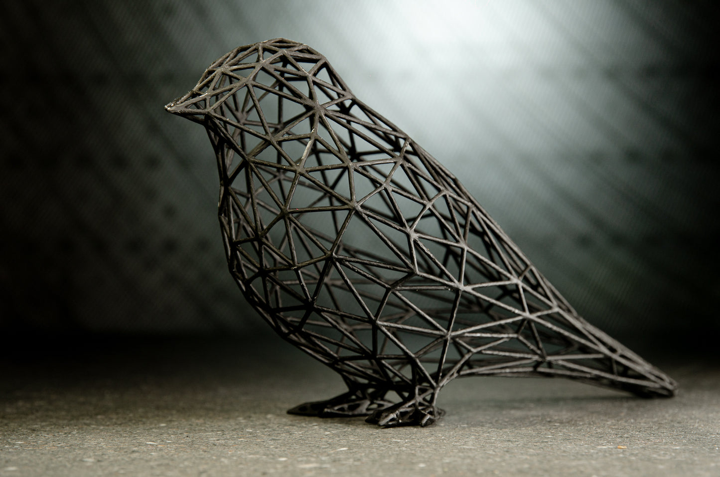 Kleine, bezaubernde Spatz-Skulptur 