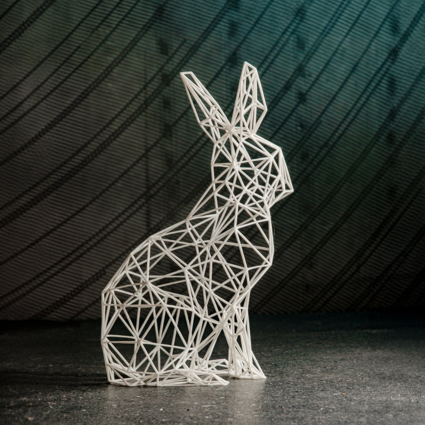 Filigrane Kaninchen-Dekor-Skulptur