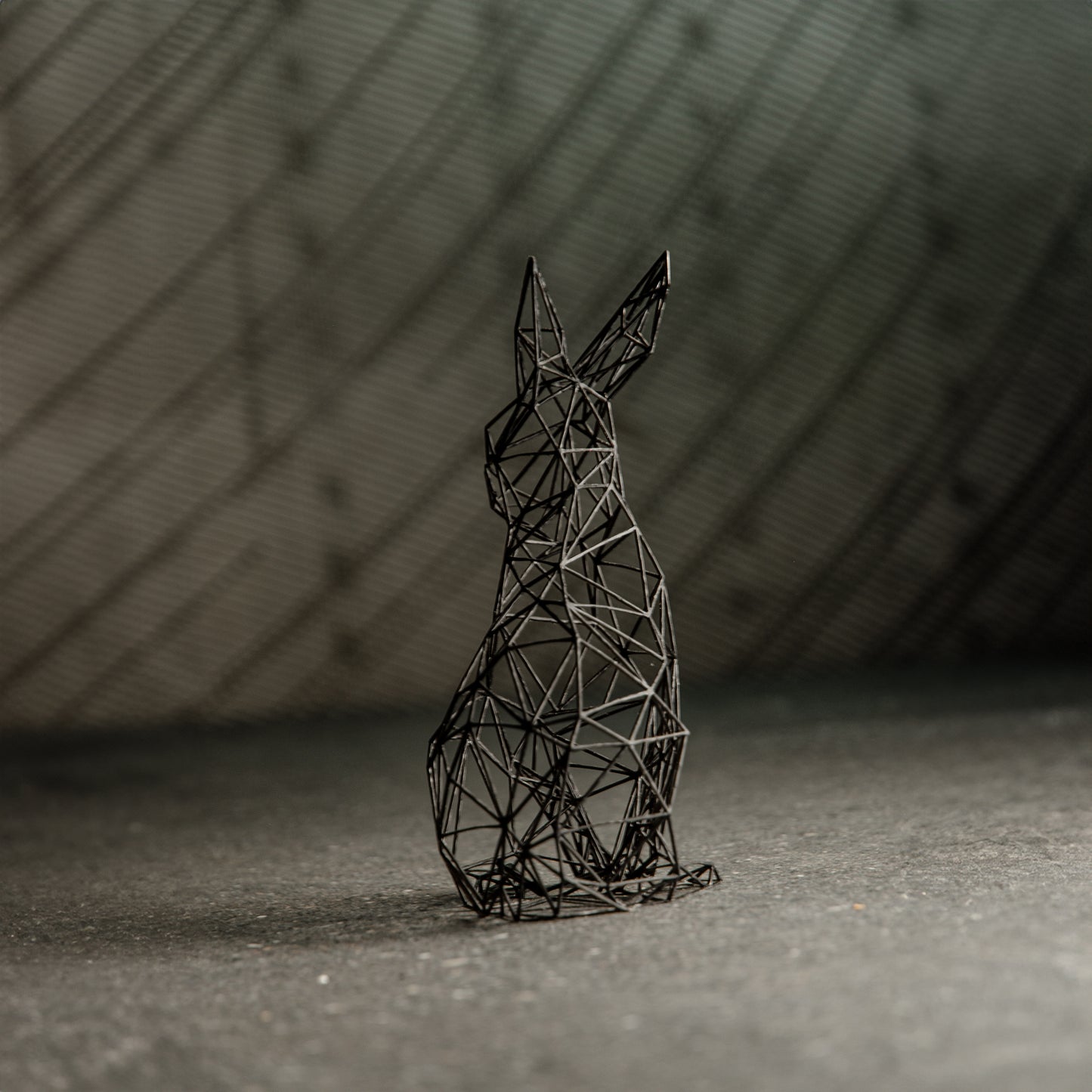 Filigrane Kaninchen-Dekor-Skulptur