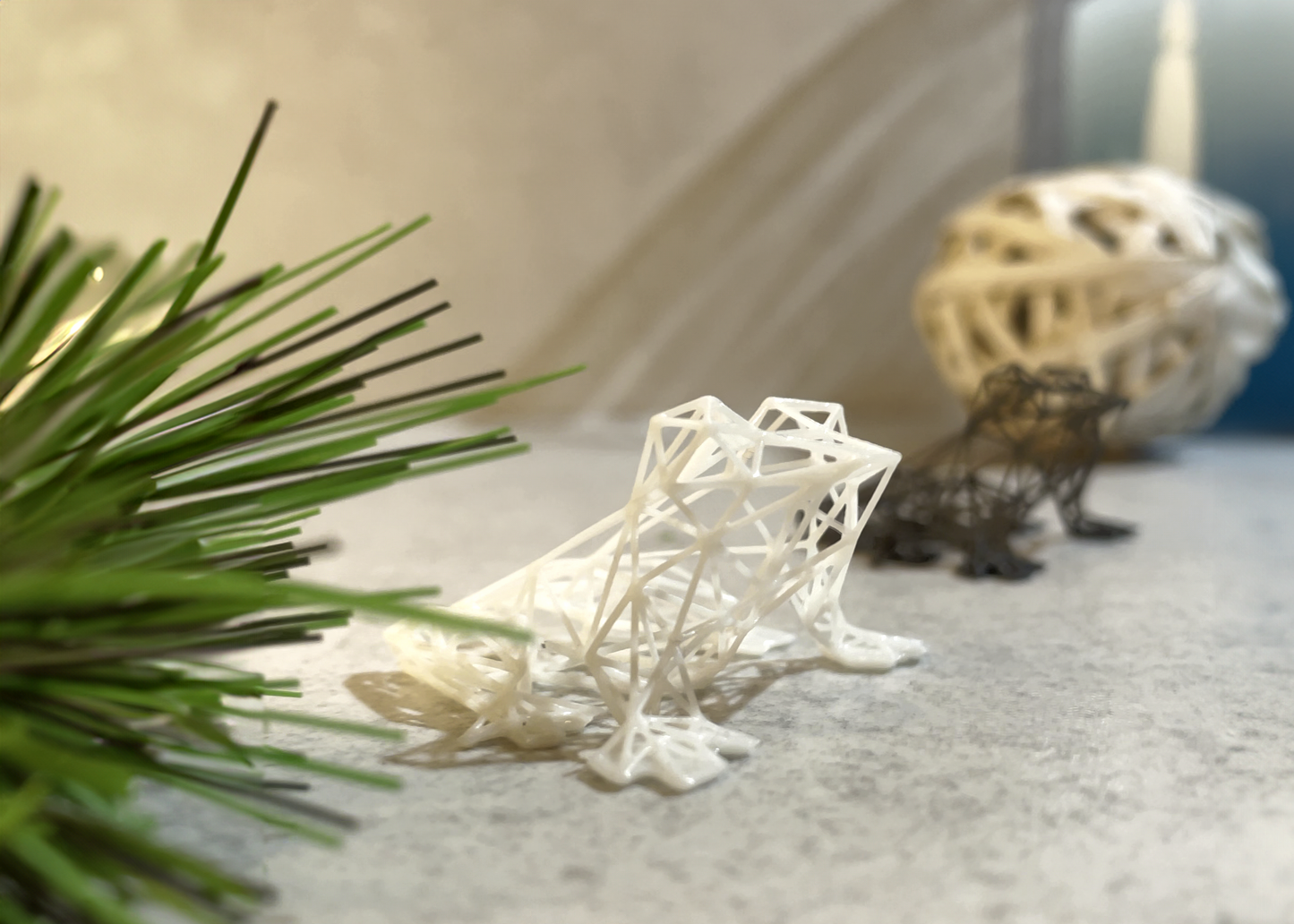 Geometrische Frosch-Dekor-Skulptur