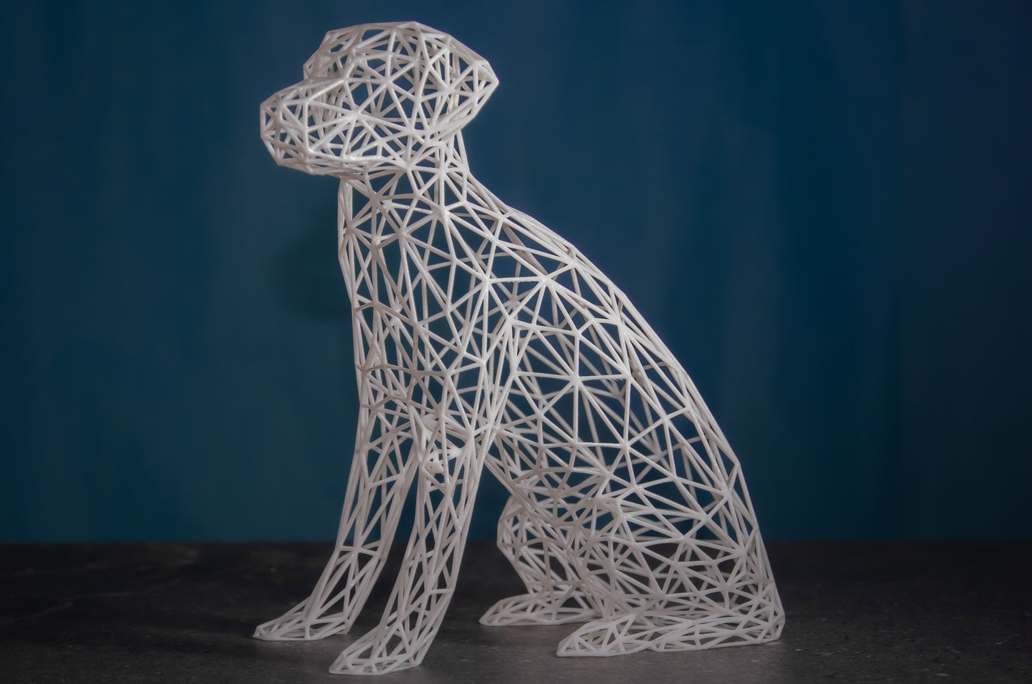 Elegante Labrador-Drahtkunst-Skulptur – Modernes Dekor in Schwarz oder Weiß