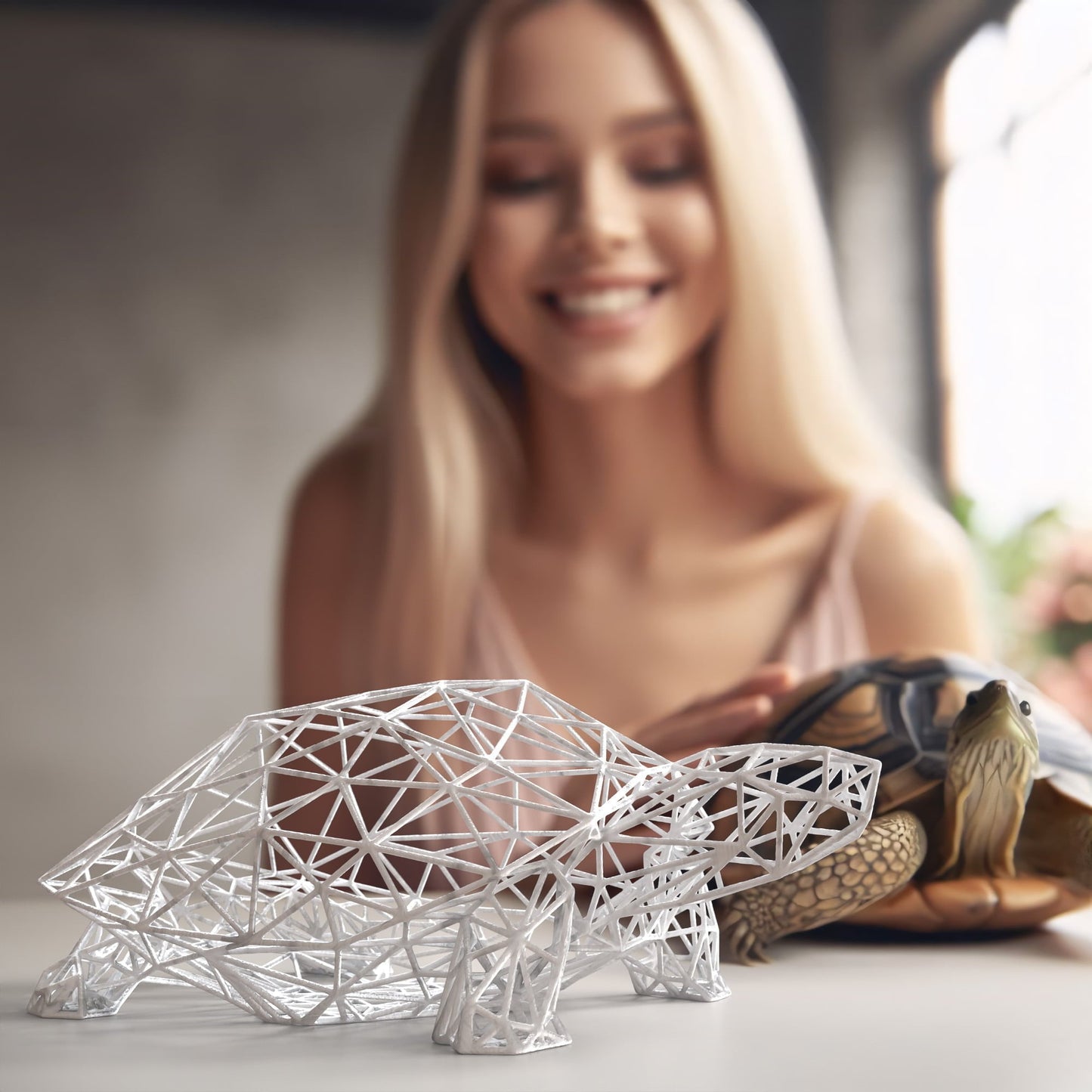 Schildkrötenskulptur im Drahtgitter
